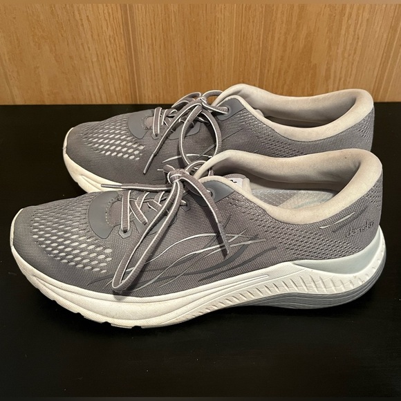 Dansko Women's Pace Walking Shoe - Picture 2 of 10